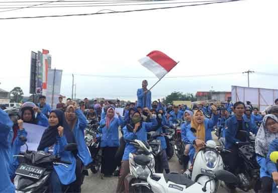 Demo mahasiswa UIN Suska Pekanbaru. Foto cakaplah